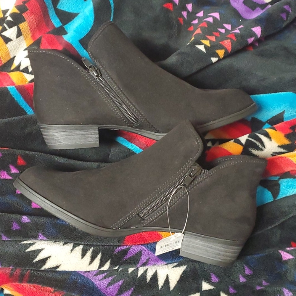 Black booties ankle boots 7 new